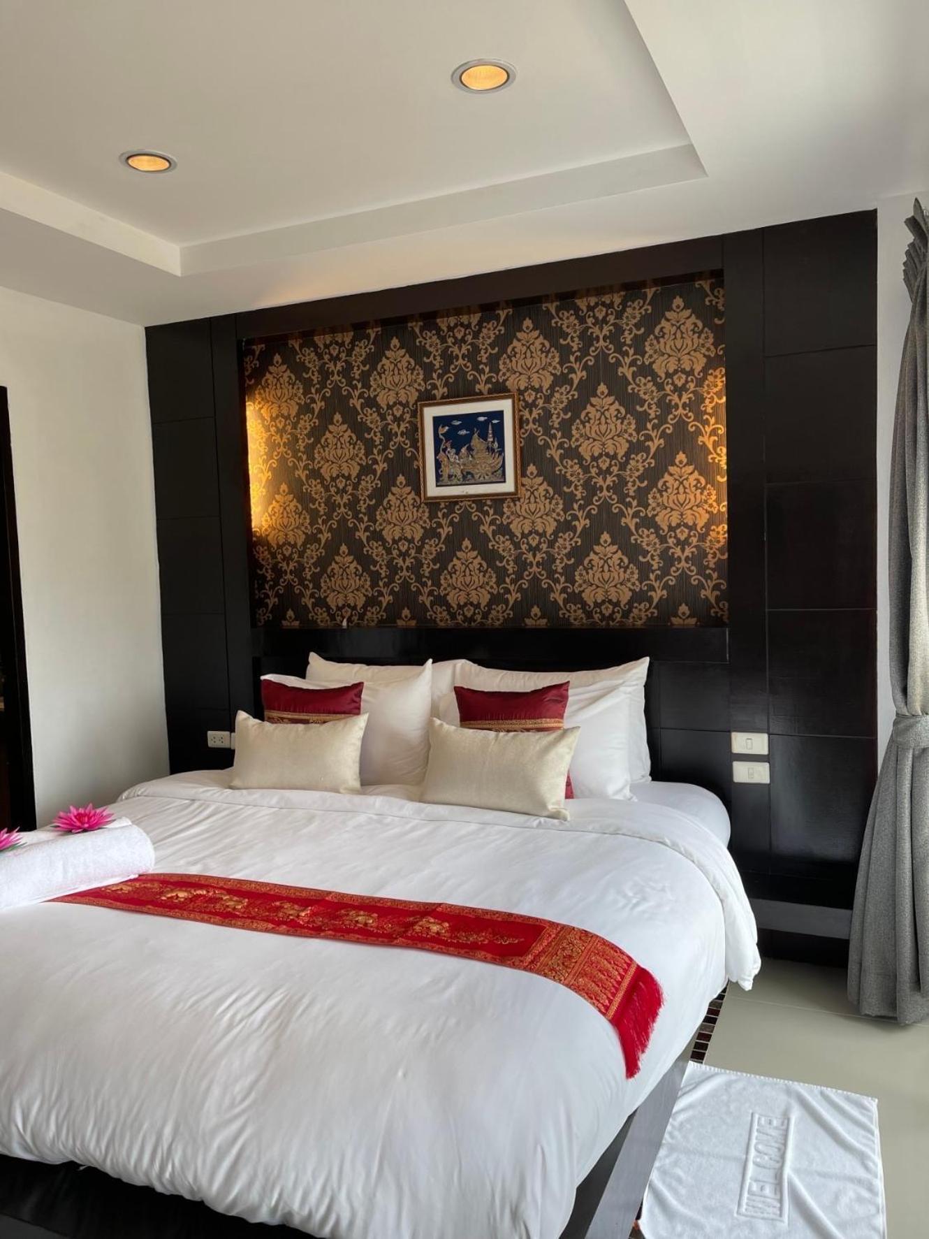Elephant Room Patong Экстерьер фото