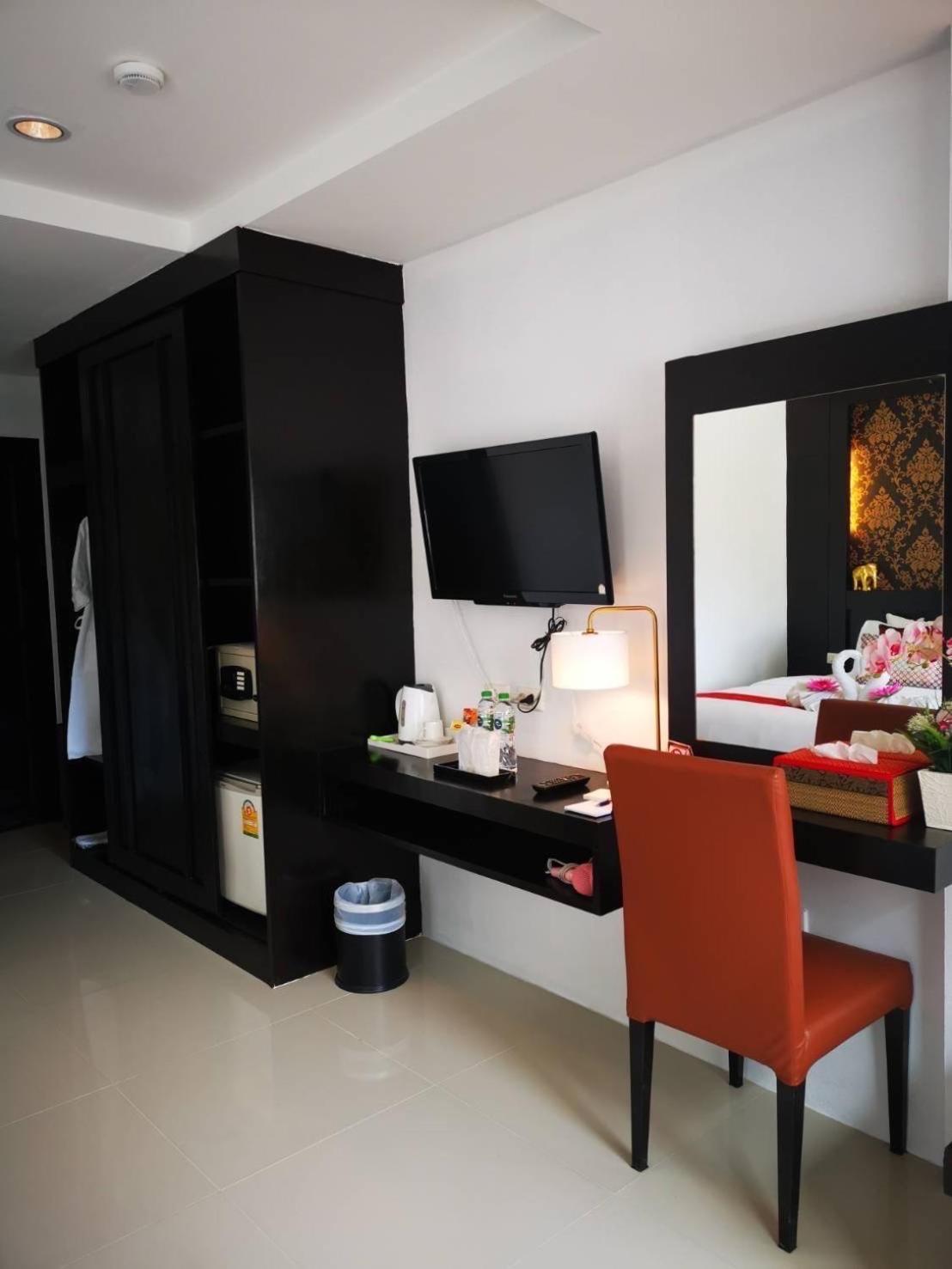 Elephant Room Patong Экстерьер фото