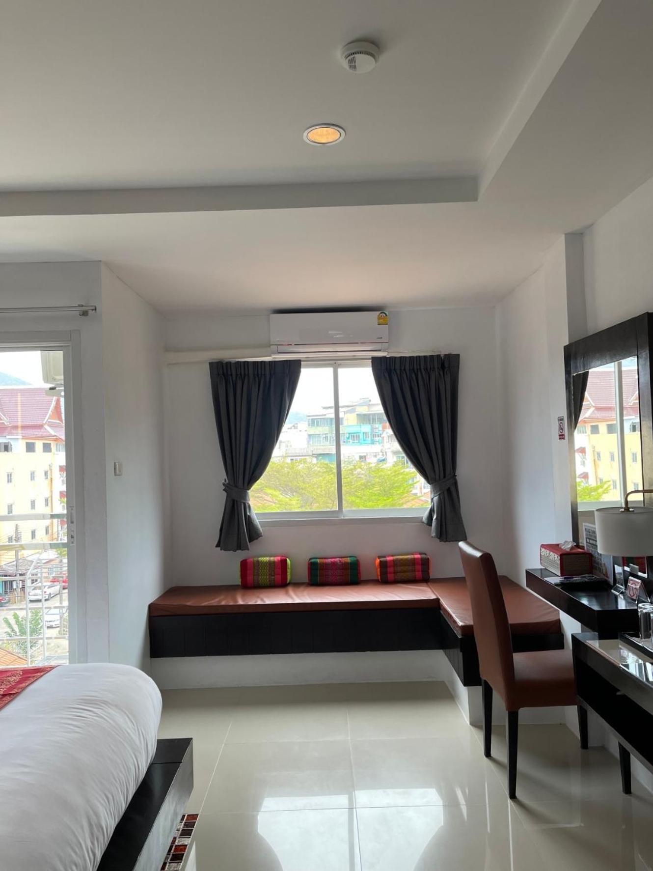 Elephant Room Patong Экстерьер фото