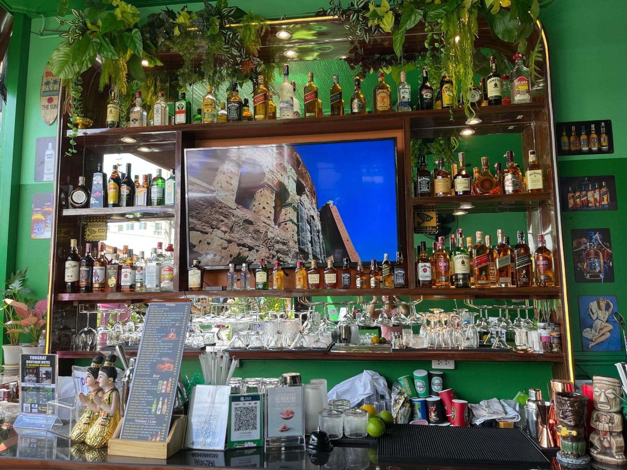 Elephant Room Patong Экстерьер фото