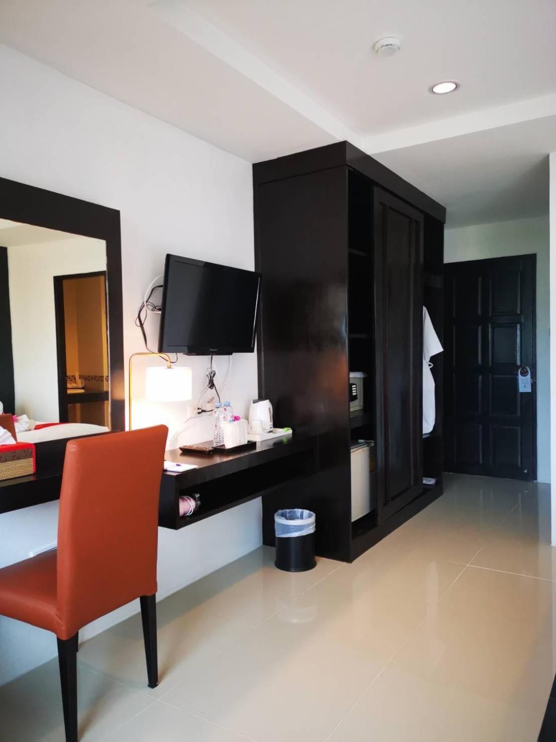 Elephant Room Patong Экстерьер фото
