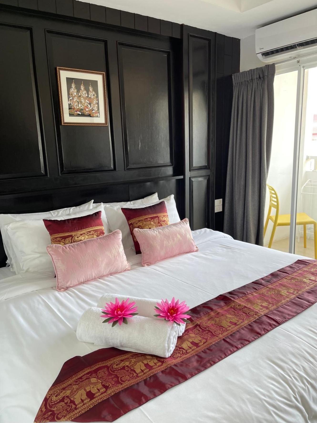Elephant Room Patong Экстерьер фото